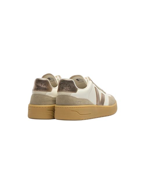  VEJA | 2021724PLSAND WHT